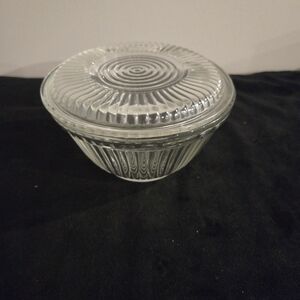 Vintage Clear Glass Lidded Mixing Bowl - Classic Ribbed Design